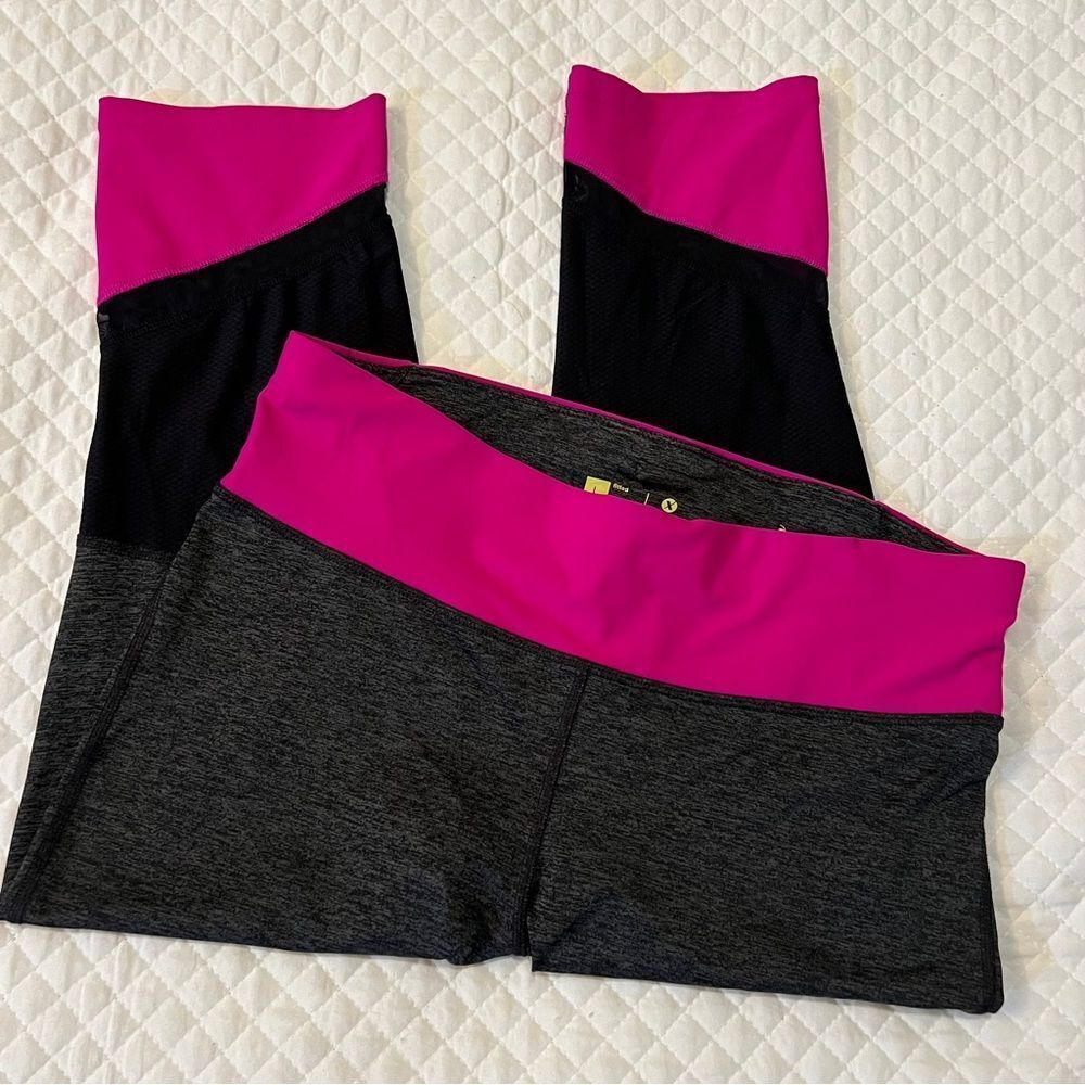 Xersion Fuchsia and Charcoal Leggings womens large